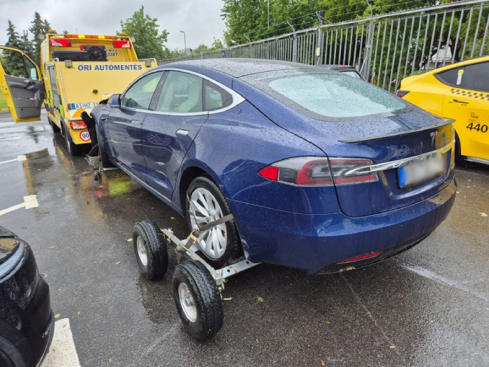 Electric Vehicle Transport